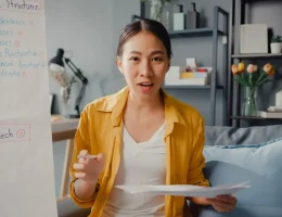 Tips Menghindari Kesalahan Komunikasi dalam Menggunakan Bahasa Formal dan Informal – EF EFEKTA English for Adults