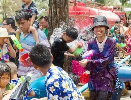 Festival Songkran di Bangkok